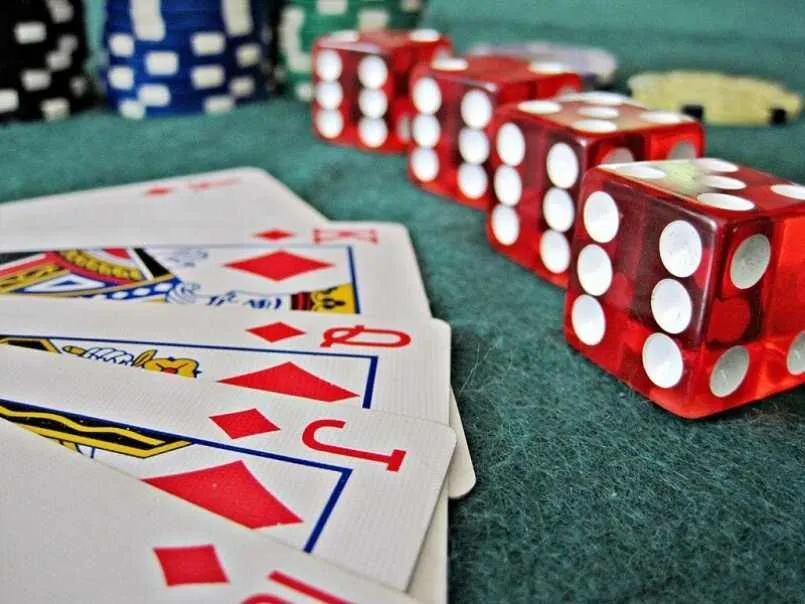 Cách chơi blackjack với những hướng dẫn cơ bản dễ hiểu nhất 3 Lá bài được dùng khi chơi blackjack
